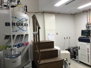 【大阪大学】NMR (700MHz 溶液) Bruker AVANCE NEO