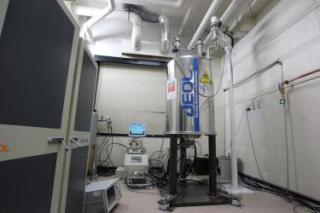 【大阪大学】NMR (400MHz 溶液・固体) JEOL ECA