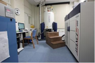 【大阪大学】NMR (400MHz 固体) Bruker AVANCEⅢ