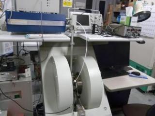【大阪大学】電子スピン共鳴装置