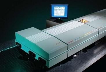 【大阪大学】波長可変OPOパルスレーザー/ナノ・マイクロ秒時間分解分光測定システム