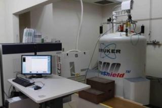 【大阪大学】NMR (600MHz 固体) Bruker AVANCE Ⅲ