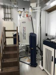 【大阪大学】NMR (600MHz 固体) Bruker AVANCEⅢ (四重共鳴プローブ付)